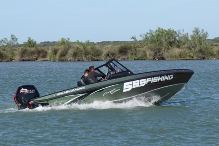 Bassboat Profishing PF585