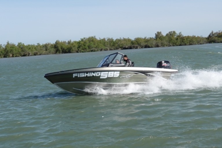 Bassboat Profishing PF585