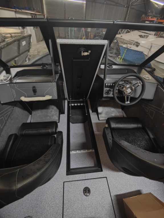 Bassboat Profishing PF585